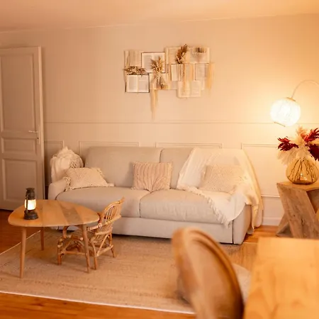 Holiday home Maison D Artiste Romantique Coeur De *