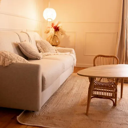 Holiday home Maison D Artiste Romantique Coeur De *