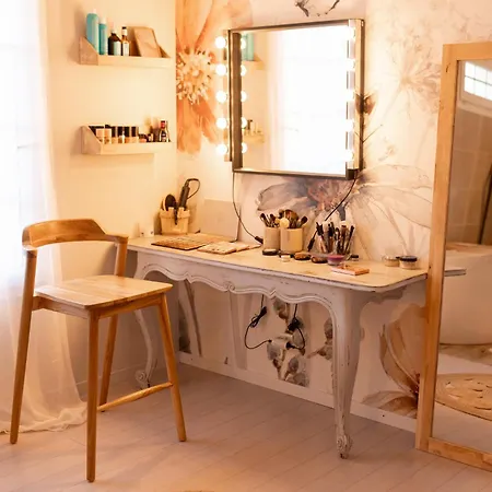 Ferienhaus Maison D Artiste Romantique Coeur De Bessières