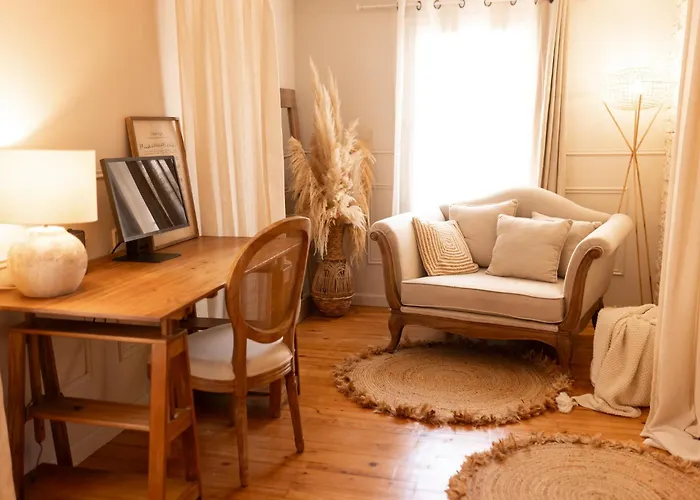 Hébergement de vacances Maison D Artiste Romantique Cœur De Bessières