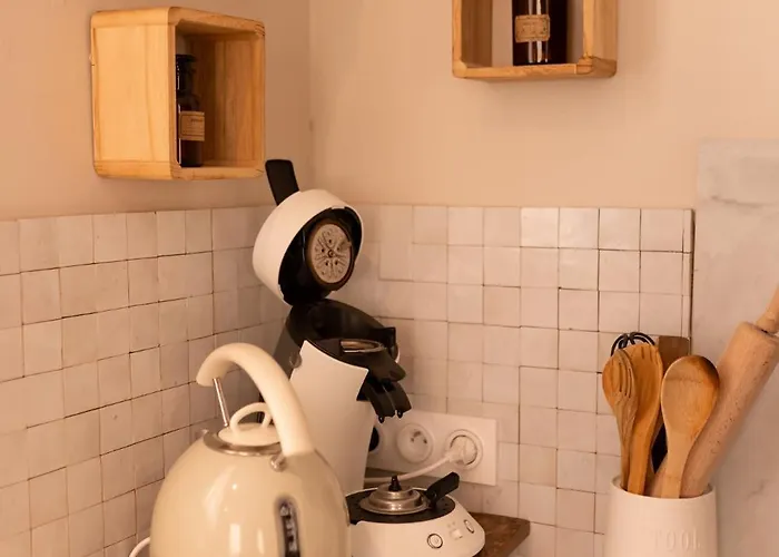 Maison D Artiste Romantique Coeur De * Bessières