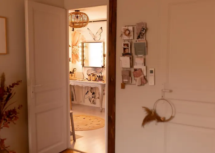 Ferienhaus Maison D Artiste Romantique Coeur De Bessières