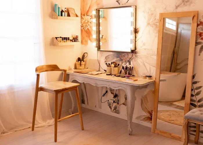 Ferienhaus Maison D Artiste Romantique Coeur De Bessières